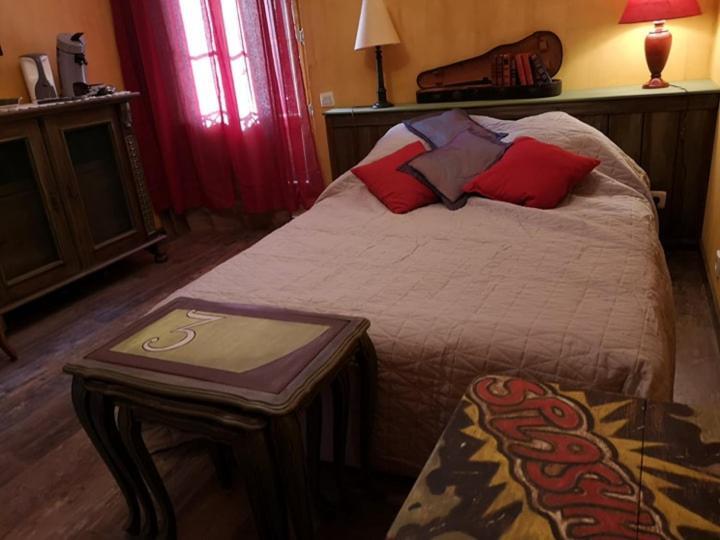 Hotel El Castell Embruixat Saint-Hippolyte  Esterno foto