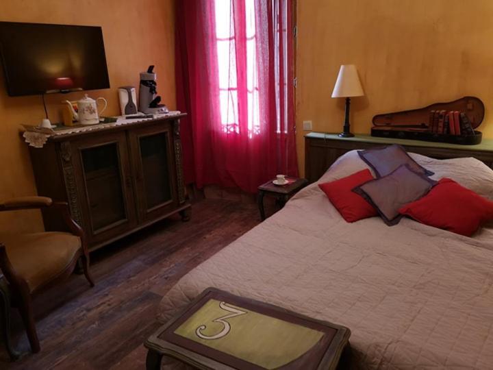 Hotel El Castell Embruixat Saint-Hippolyte  Esterno foto