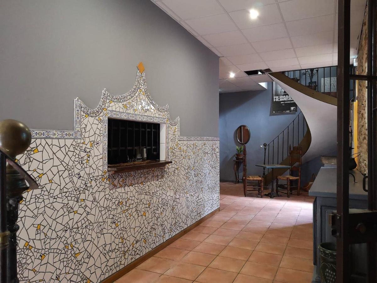 Hotel El Castell Embruixat Saint-Hippolyte  Esterno foto