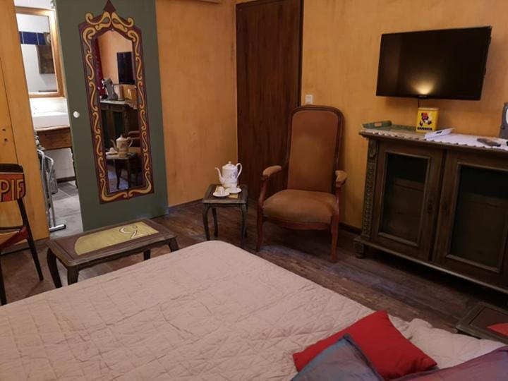 Hotel El Castell Embruixat Saint-Hippolyte  Esterno foto